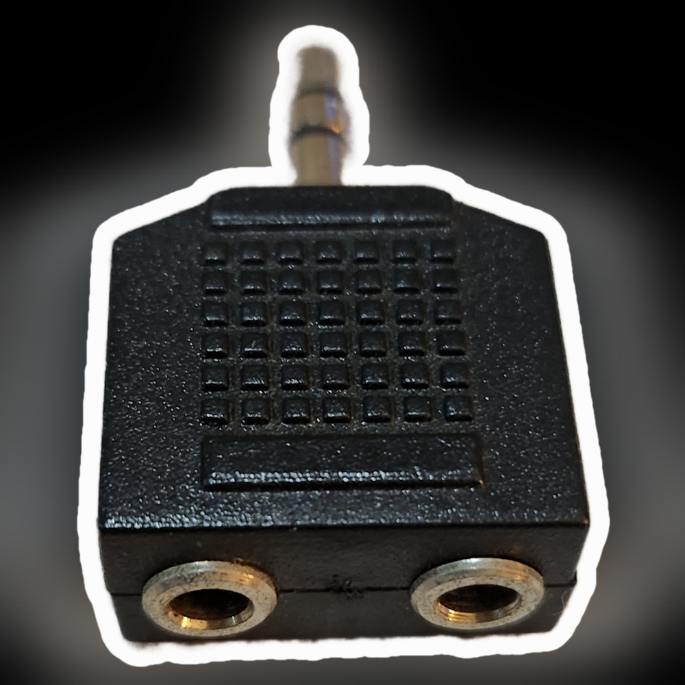 3.5mm Stereo Splitter Y Splitter Audio‎ Adapter - 1/8" Male Plug to Dual Female